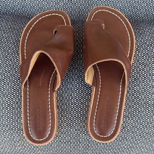 Bernardo Brown Leather Crossover Toe-Loop Sandals